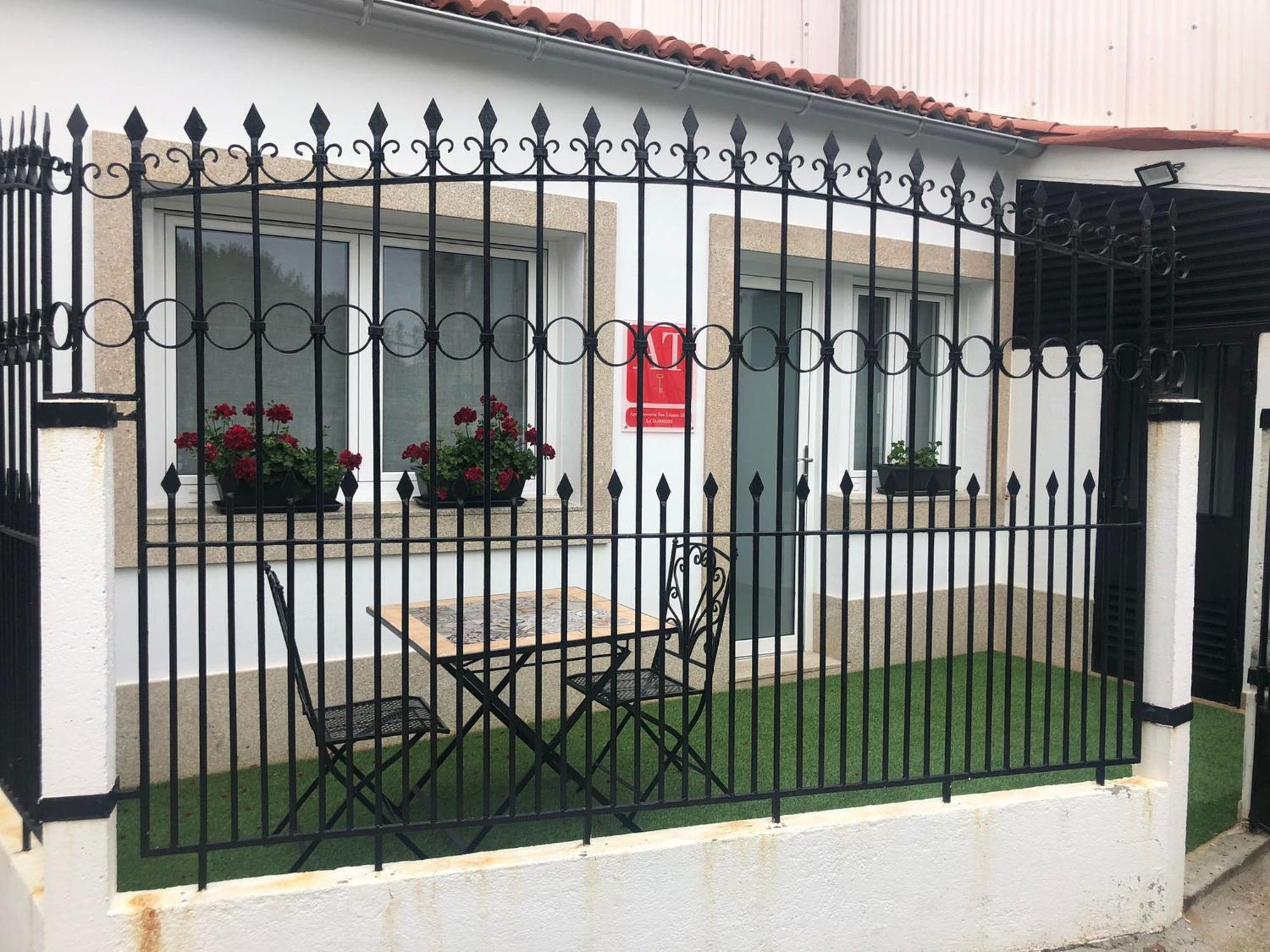 Apartamentos San Lazaro Santiago de Compostela Exterior photo